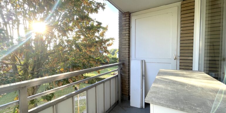 Balkon mit Abstellkammer